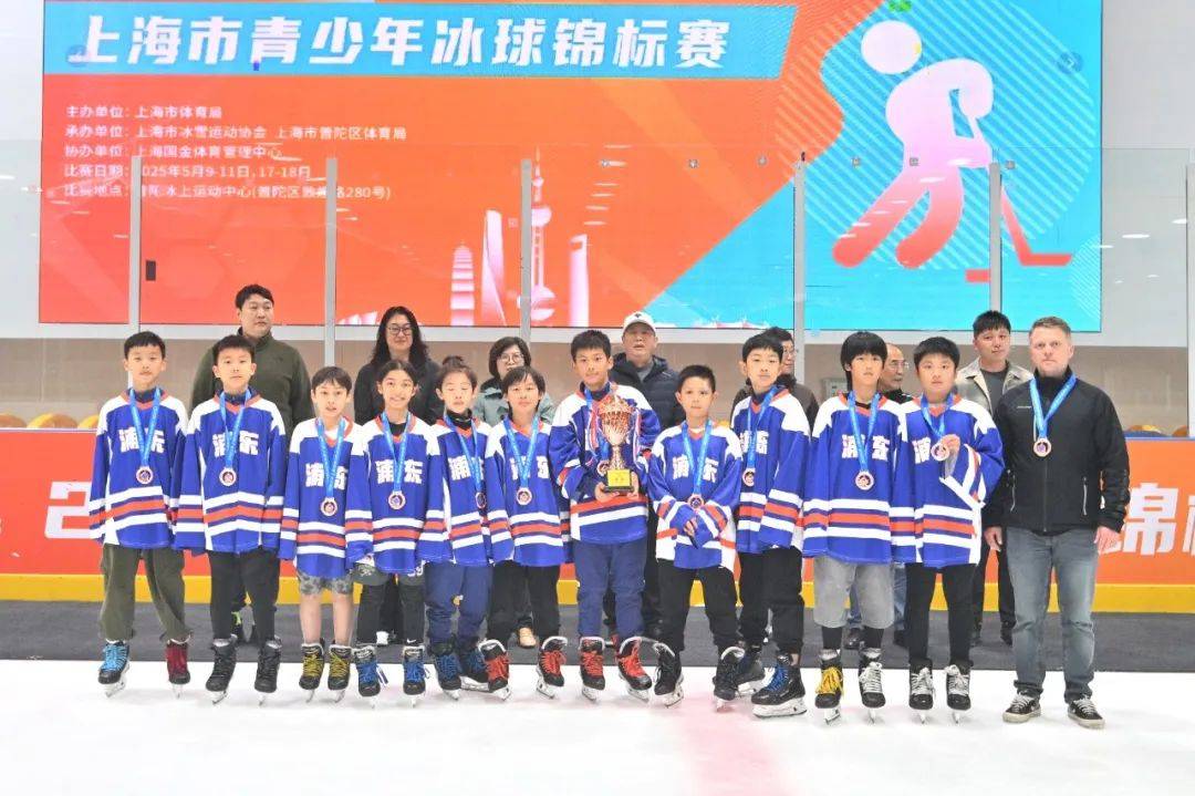 冰球再创历史,冠军实至名归的简单介绍 冰球再创历史,冠军实至名归的简单介绍