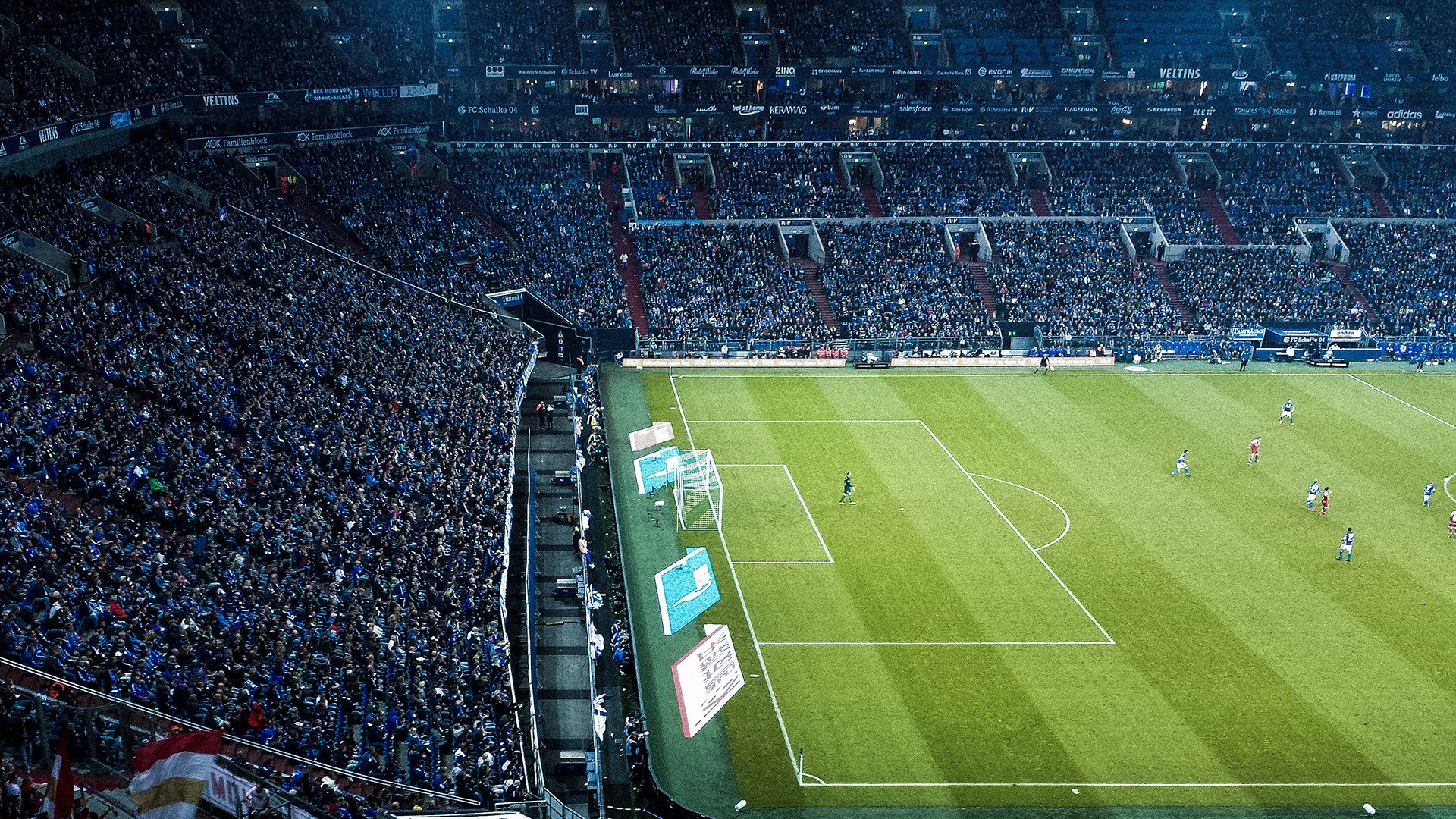 双星照耀，欧冠淘汰赛之夜与哈登的末节传奇