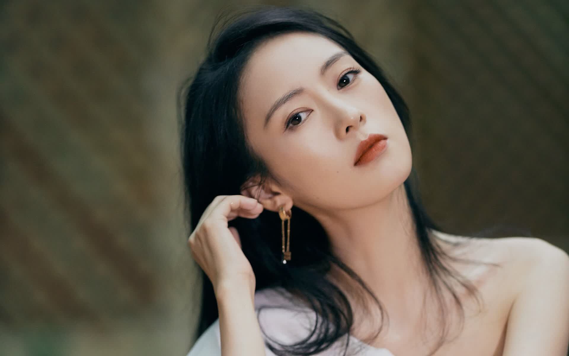 黑马狂奔与巨星闪耀，2026世界杯E组，罗马尼亚铁血碾压瑞士，凯恩携三狮锁定胜局